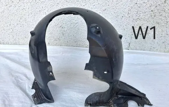 Front wheel arch liner splash guards