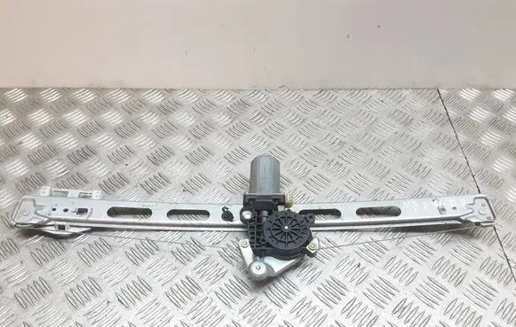 Mercedes-Benz A W168 Front door window regulator with motor 0130821672