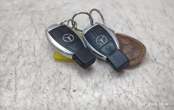 Mercedes-Benz CLS C218 X218 Ignition key/card 