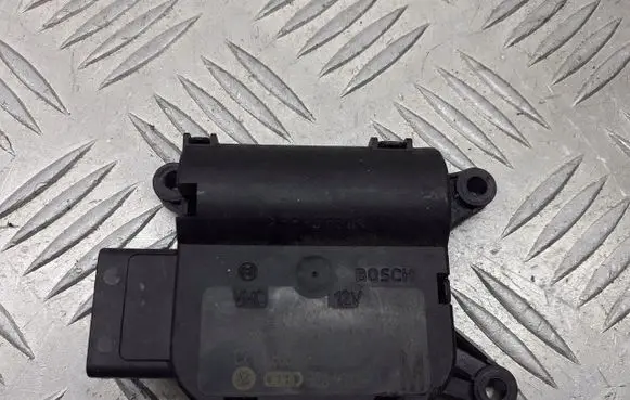 Volkswagen Golf V A/C air flow flap actuator/motor 3C907511A