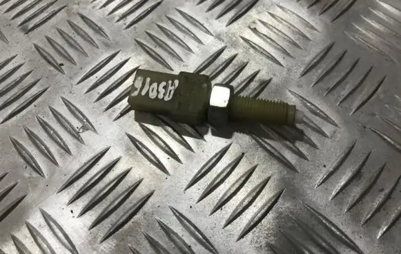 Audi A4 S4 B5 8D Brake pedal sensor switch 443945515