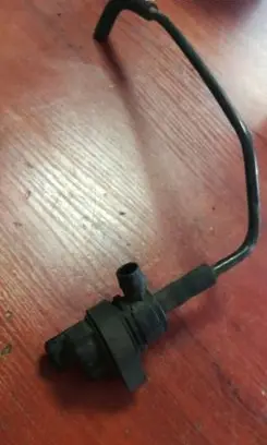 BMW 5 E39 Vacuum valve 1433602