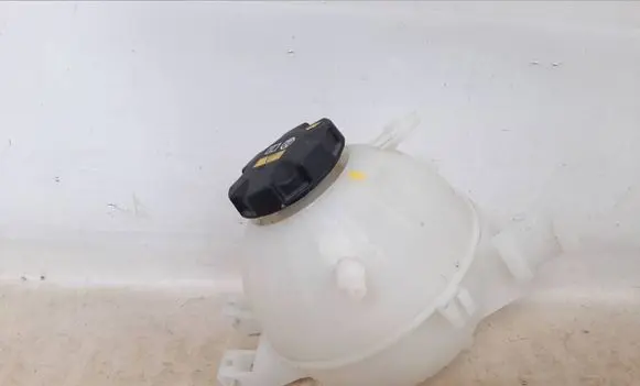 BMW X4 G02 Coolant expansion tank/reservoir 8742660 5A6A030 8610660