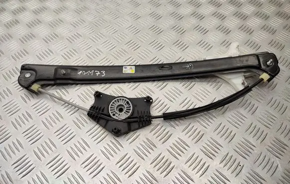 Skoda Scala Rear window lifting mechanism without motor 