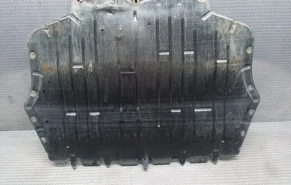 Volkswagen Caddy Engine splash shield/under tray