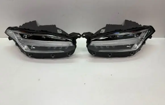 Volvo XC90 Headlight/headlamp 31656996 31656997