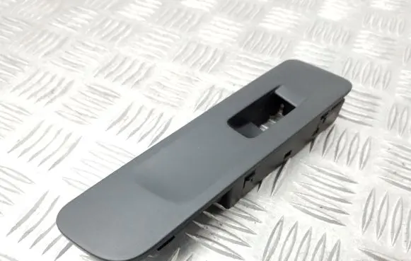 Volkswagen Tiguan Front door window switch trim 5N2867255A