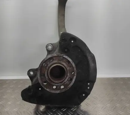 Mercedes-Benz E W213 Front wheel hub 2133324800