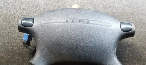 Mazda 626 Steering wheel airbag