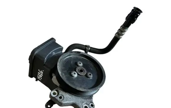 BMW X5 E53 Power steering pump 1740858 32421740858