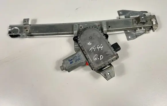Mitsubishi Pajero Rear door window regulator with motor 0620200640