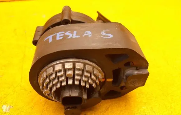 Tesla Model S Electric auxiliary coolant/water pump 104115100A