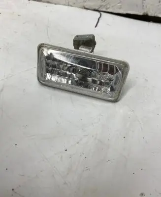 Volkswagen Golf III Front fender indicator light 1H0949111 03228