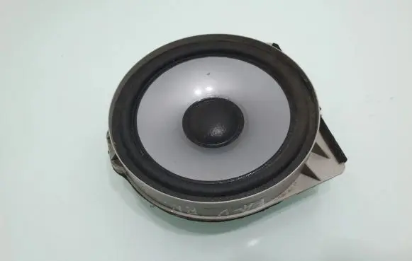 Honda FR-V Front door speaker EAS16P649B