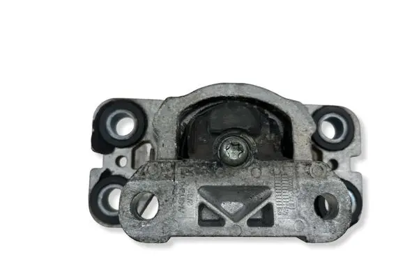 Volvo XC60 Engine mount bracket 