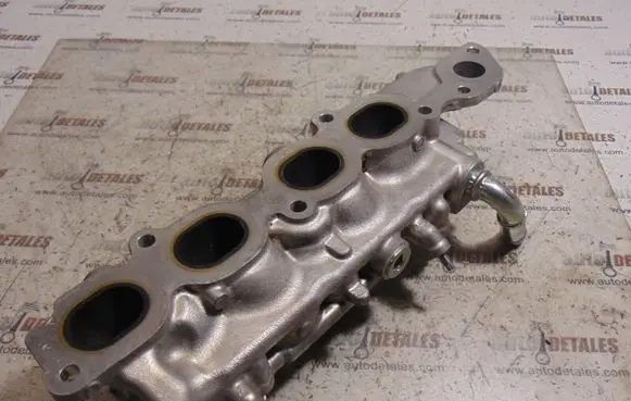 Toyota Yaris Exhaust manifold