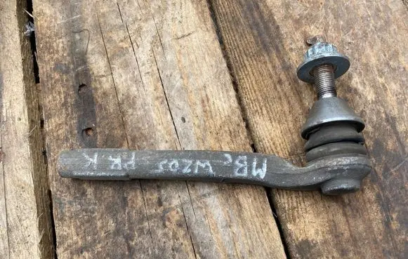 Mercedes-Benz C W205 Steering tie rod end 025049331012