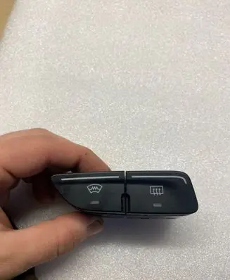 Ford Focus Windscreen/window heater switch 18K574AB