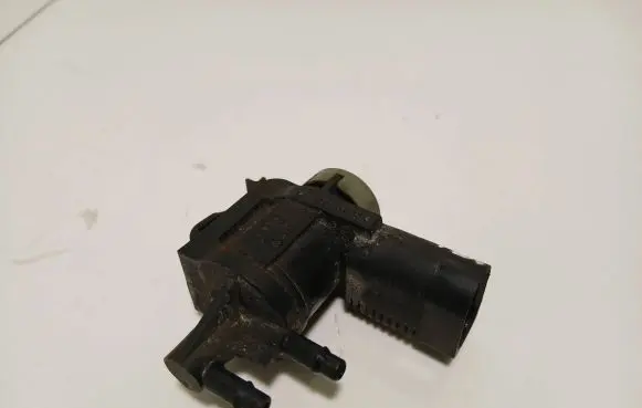 Audi A4 S4 B7 8E 8H Turbo solenoid valve 1J0906283C