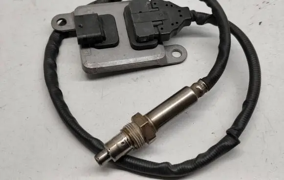 Mercedes-Benz C W205 Lambda probe sensor A0009053606 0009053606 5WK96682F