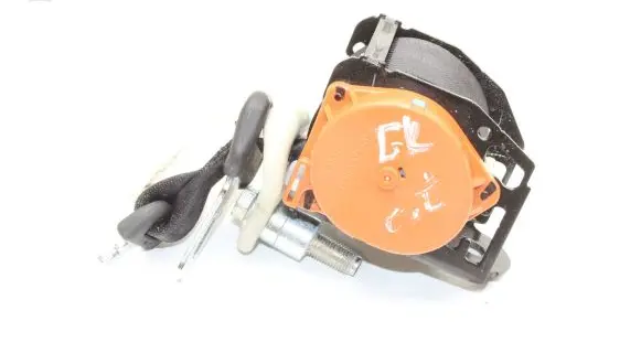Nissan Micra Middle seatbelt (rear) 