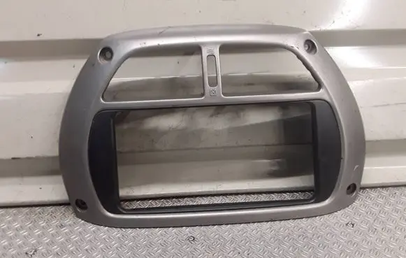Toyota RAV 4 (XA20) Radio/GPS head unit trim 5541042090