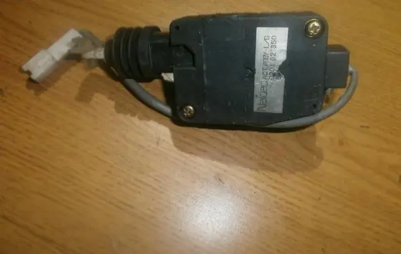 Mazda Demio Central locking motor d20162350