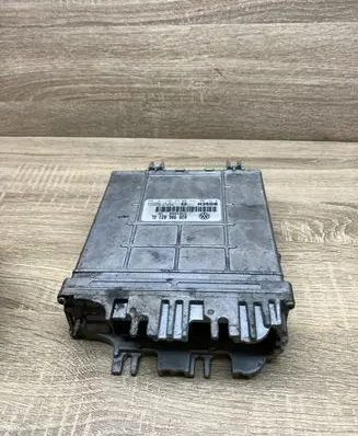 Volkswagen PASSAT B5 Engine control unit/module 028906021GL 0281001656