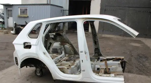 Volkswagen Tiguan Front piece kit 87777