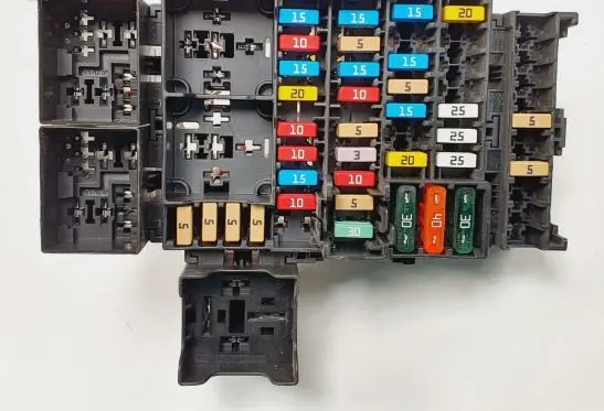Renault Twingo III Fuse box set 1550204416