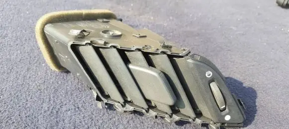 Ford Fiesta Dash center air vent grill 8A61A018B08