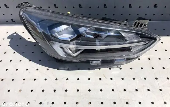 Ford Focus Headlight/headlamp JX7B13E014CE