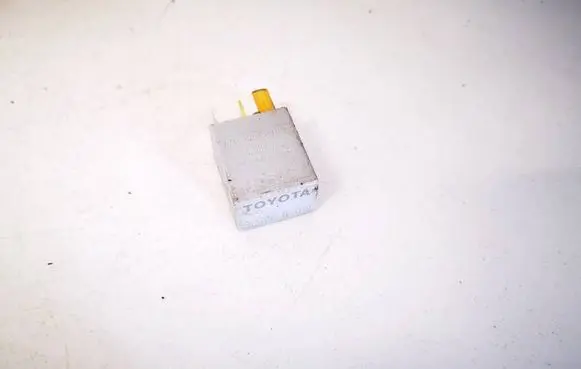 Toyota Corolla E120 E130 Other relay 9008087019