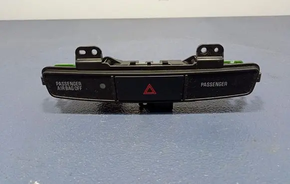 Mitsubishi Lancer VIII Hazard light switch