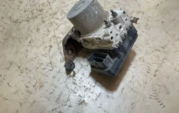 Toyota Hilux (AN10, AN20, AN30) ABS Pump 8954171250 4454071260 1330002710