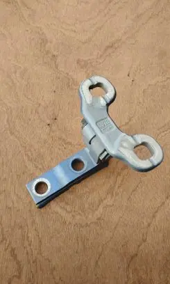 Volvo V40 Front door upper hinge