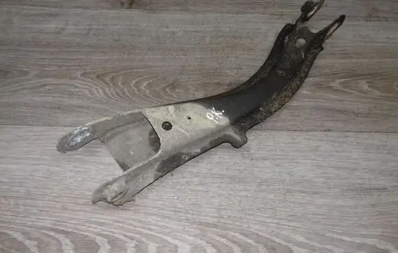 Volvo XC70 Rear control arm