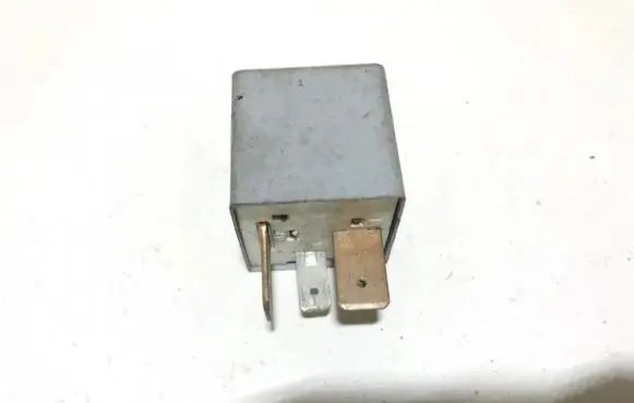 Skoda Octavia Mk1 (1U) Other relay 357911253
