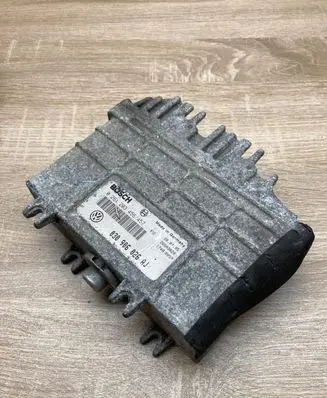 Volkswagen Polo III 6N 6N2 6NF Engine control unit/module ECU 030906026AJ 0261203456
