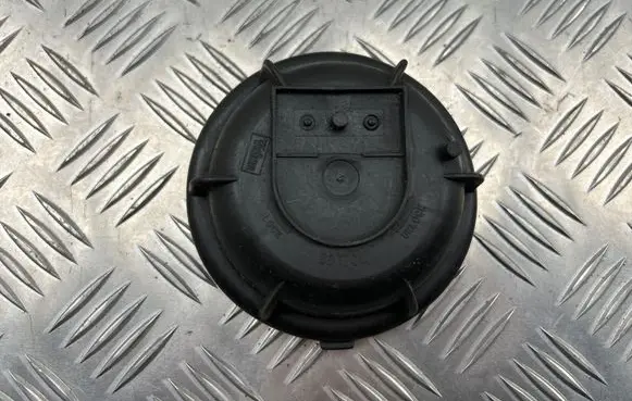 Volvo V70 Headlight/headlamp dust cover 89000387