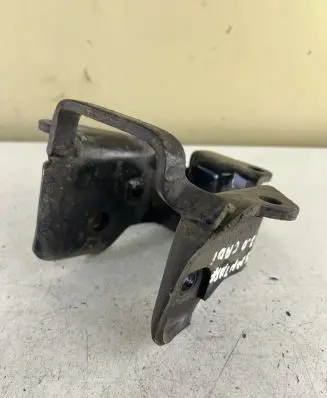 Hyundai Santa Fe Engine mounting bracket B0439410