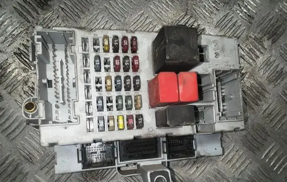 Fiat Doblo Fuse module 51744896
