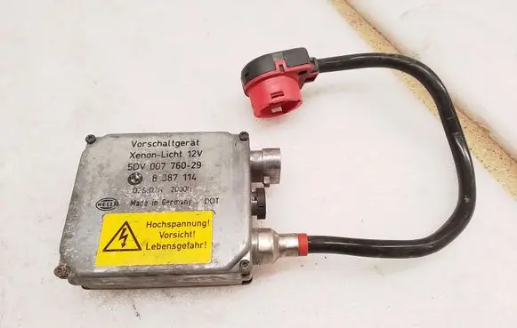BMW 5 E39 Headlight ballast module Xenon 5DV00776029 8387114