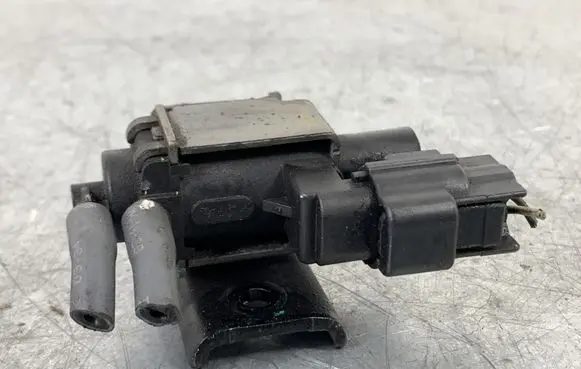 KIA Sportage Vacuum valve 