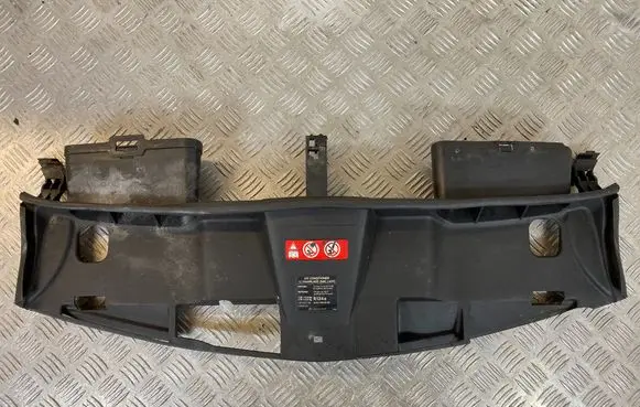 Mercedes-Benz E W212 Radiator trim A2125000155 A2125000355 A2125000255