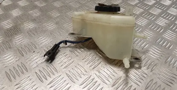 Lexus LS 460 - 600H Brake fluid reservoir 240350