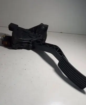 Mitsubishi Colt Accelerator throttle pedal A4543000304 6PV00886600 MN125792