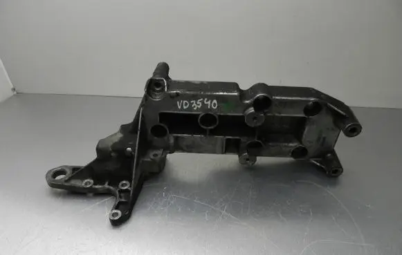 Volvo V70 Engine mounting bracket 8642196 VD3540