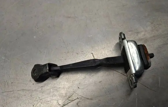 Hyundai i30 Front door check strap stopper 