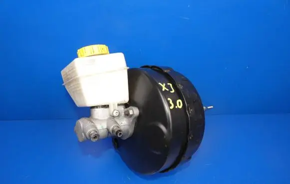 Jaguar XJ X351 Brake booster AW932B195BD 03774799024